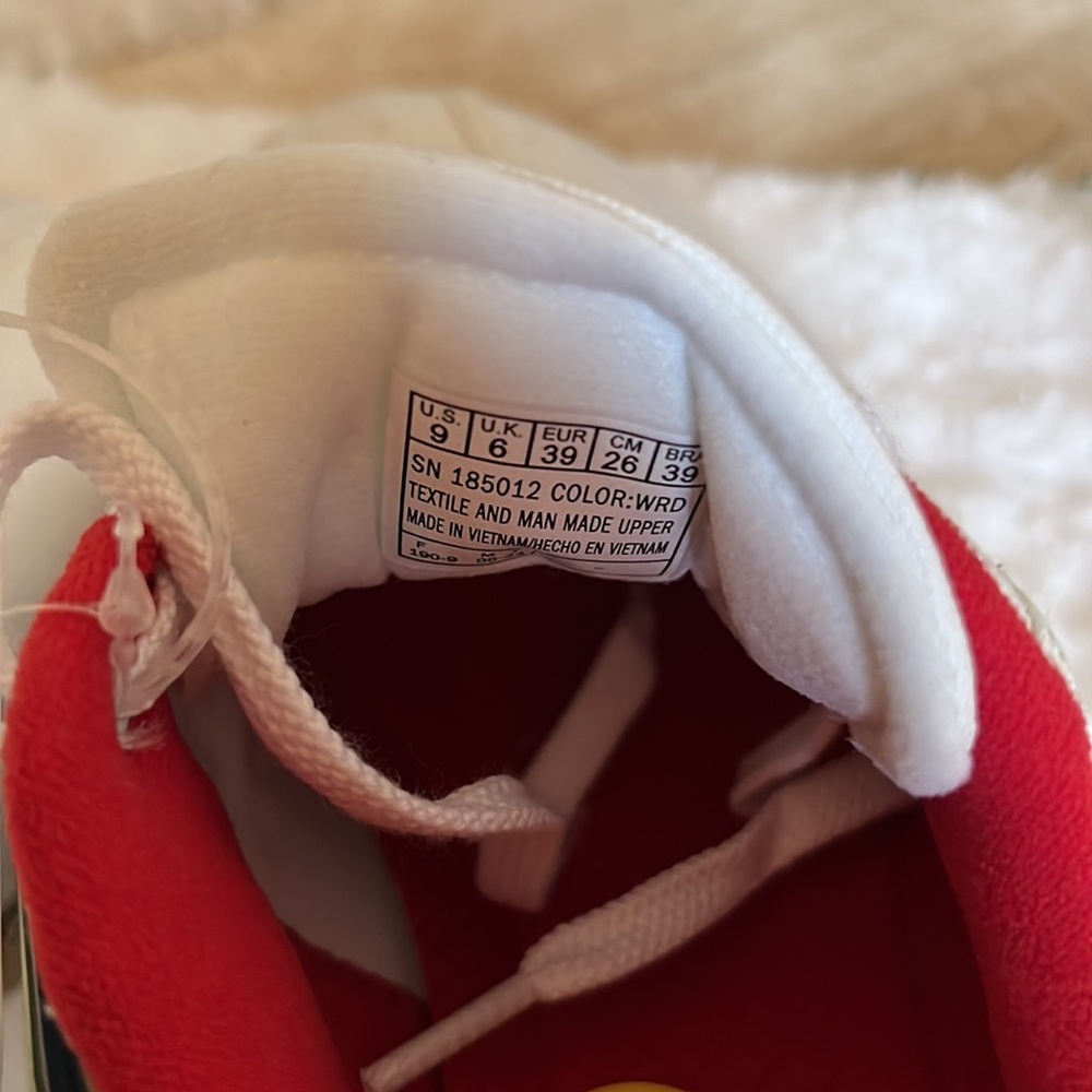 Skechers sneakers. - Picture 4 of 7